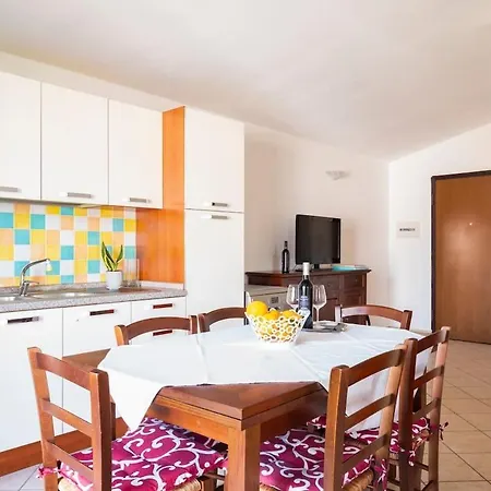 House In With Parking, Close To The Sea Apartman Àrbatax