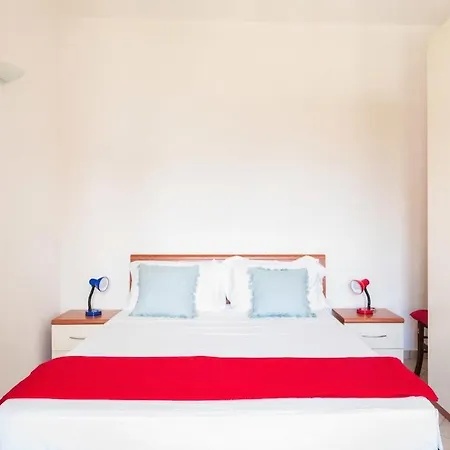 Apartman House In With Parking, Close To The Sea