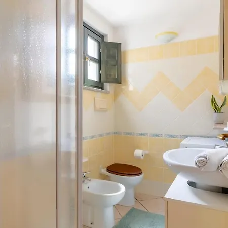 House In With Parking, Close To The Sea Àrbatax